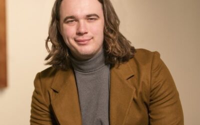 Art Gallery Director Talks Sculpting, Career Beginnings